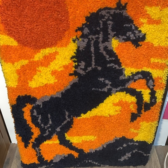 Vintage 70s 36x26 Large Hook & Loop Horse Sunset Rug Textile Wall Hanging Decor - Picture 12 of 17